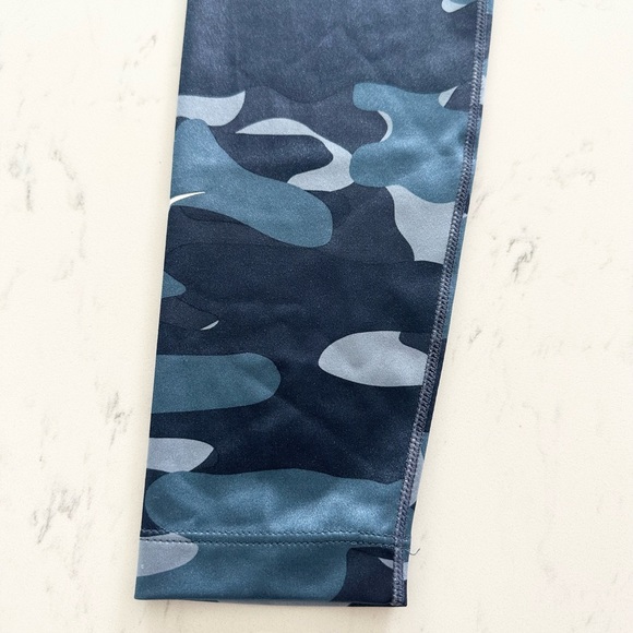 Nike One Mid Rise Blue Camo Leggings Running Workout - Picture 15 of 16